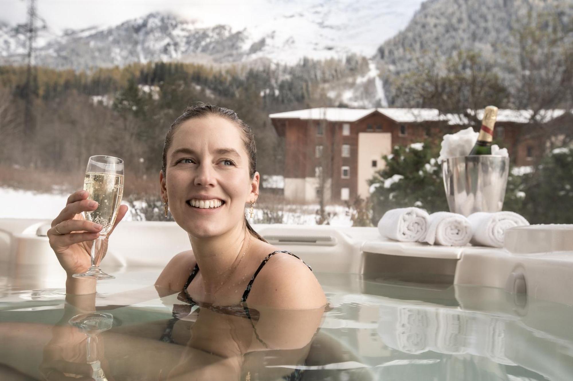Tiki Lodge - Hot Tub & Sauna Chamonix Bagian luar foto